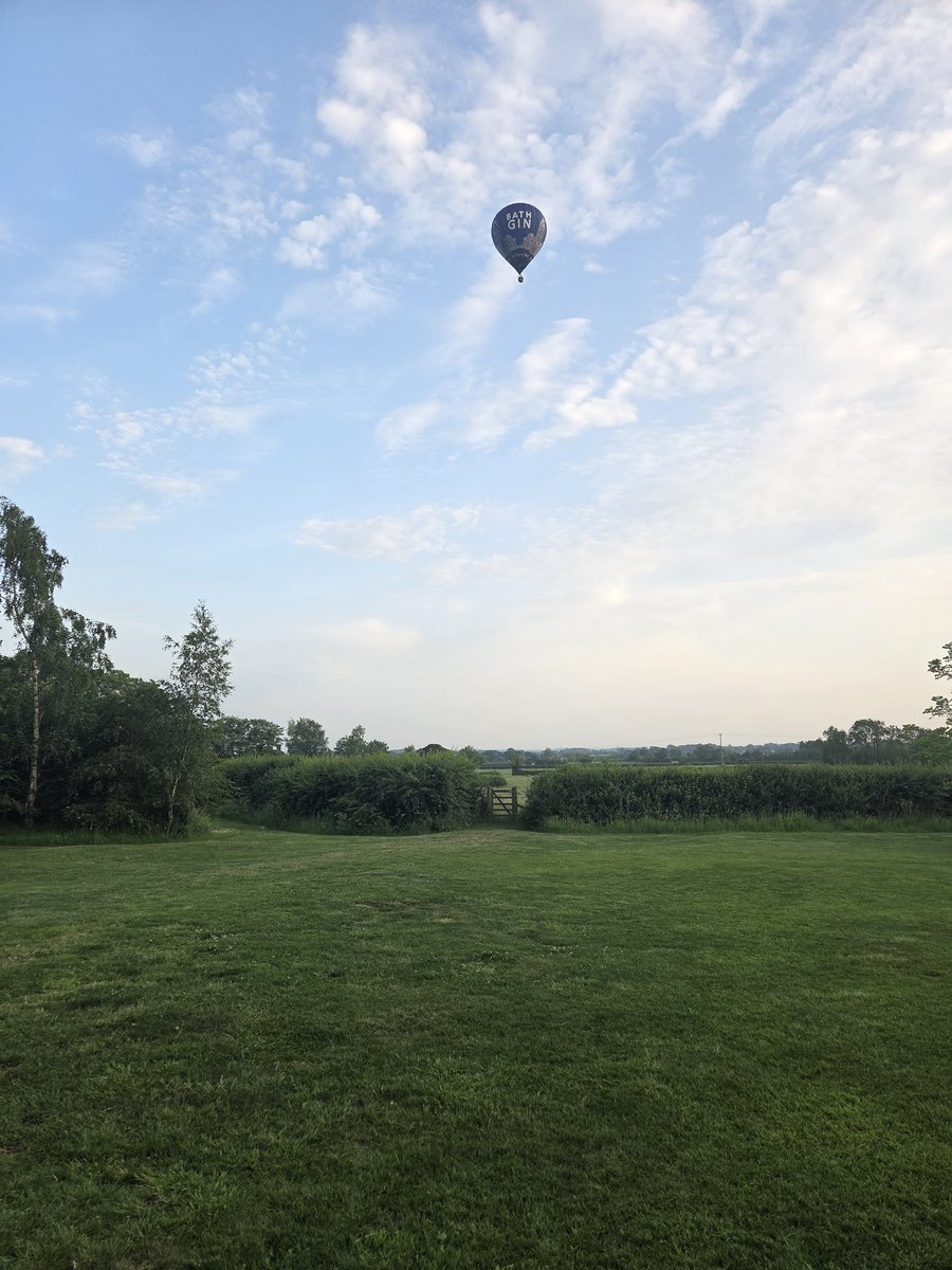 garym64's tweet photo. When you feel like a gin and this floats by #bathgin #yewtreefarmsomerset https://t.co/ofQirSeUuv