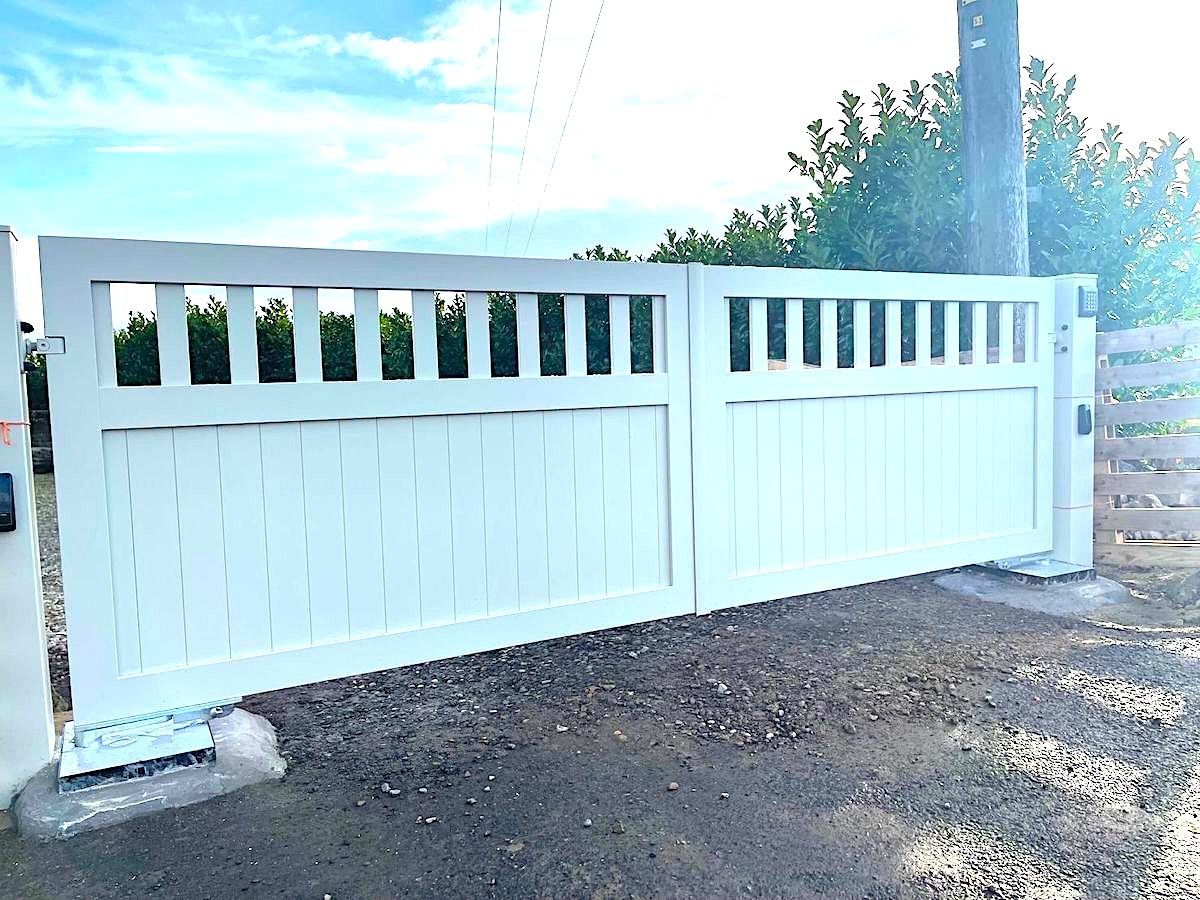 GatesLivewire's tweet photo. Electric Gates in Barnard Castle

Looking for electric gates in Barnard Castle? Livewire is your trusted local specialist in secure, stylish and fully automated gate systems.

📍 Barnard Castle, Darlington, Durham, Newcastle and surrounding areas

☎️  01833 627776

#BarnardCastle https://t.co/aLYvra4KzC