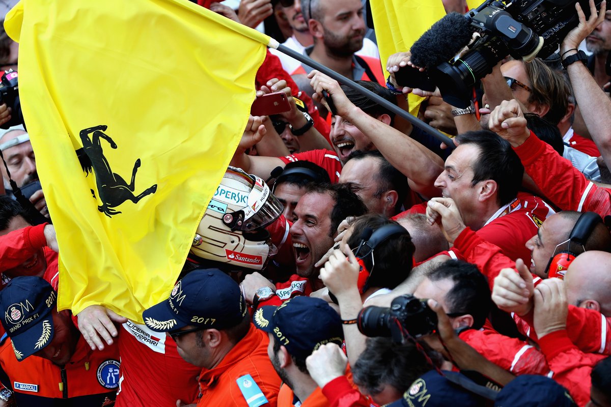 mexicogp's tweet photo. Un día como hoy de 2017, Sebastian Vettel ganó en Mónaco con Ferrari tras 16 años de sequía de la Scuderia en el Principado 🐎🏆 

Un overcut perfecto, un 1-2 histórico y Räikkönen en pole. De esas fechas que Ferrari no olvida. https://t.co/tAS7mcq3QY