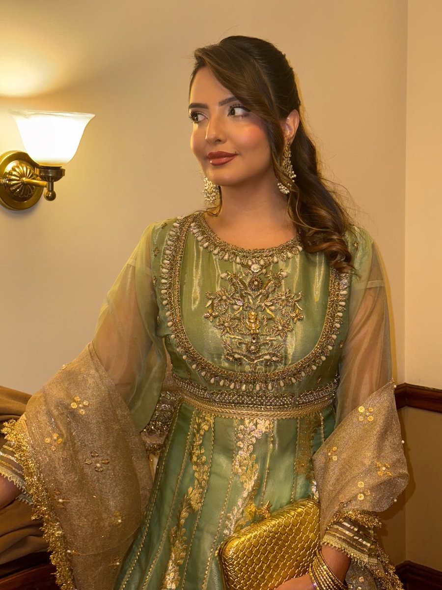Coffeetimean's tweet photo. 💚Eid vibes soft heart, grateful soul and prayers for everyone to receive what they’ve been asking Allah for 🤍. Eid Mubarak #EidAesthetic #MuslimFashion #DesiVibes #SouthAsianFashion #USMuslims #ElegantStyle #TrendingNow #ViralPost #mahilavirodhiSP #IndiGoFail https://t.co/OyJmejBppF