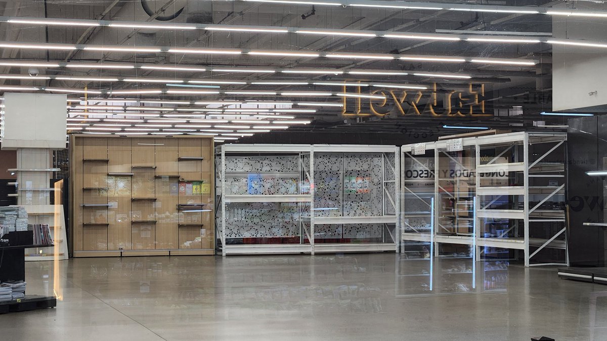 firstpress's tweet photo. 🛒 HIPER LIBERTAD: SAQUEO GUBERNAMENTAL Y VACIAMIENTO EMPRESARIAL. Este es el triste panorama de los testaferros Bugliotti y Elsztain que se dedican a usufructuar empresas y después las mandan a quiebra generando sociedades ilícitas en perjucio del CEO Fundacional y trabajadores. https://t.co/QKHxGTUMte