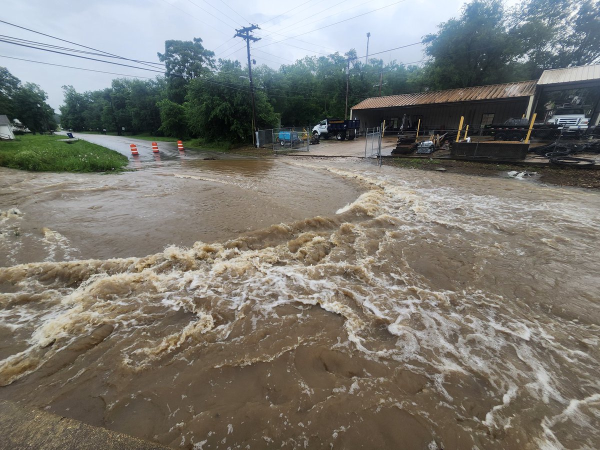 Apollo__WX's tweet photo. @NWSLittleRock @WxZachary @ARWXnetwork @ToddYakoubian Multiple road closures across Marion county due to high water.
These are all from Yellville alone. https://t.co/rzG7JS0Hqd