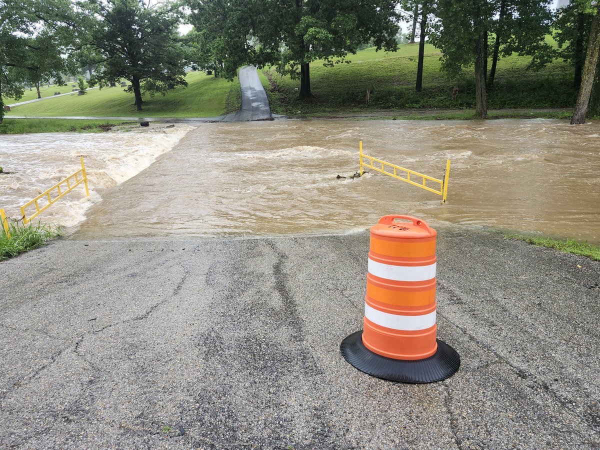 Apollo__WX's tweet photo. @NWSLittleRock @WxZachary @ARWXnetwork @ToddYakoubian Multiple road closures across Marion county due to high water.
These are all from Yellville alone. https://t.co/rzG7JS0Hqd