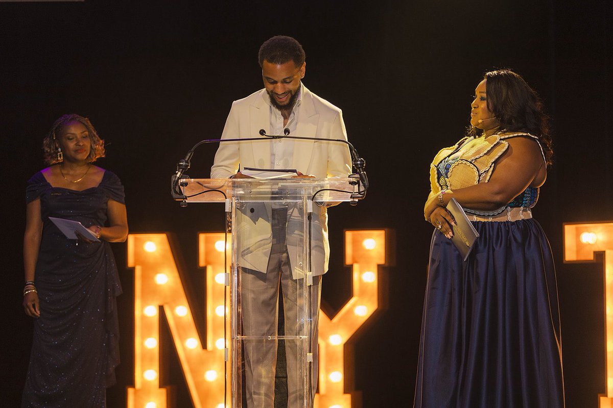 CCCongolaisbxl's tweet photo. ⭐️ NYOTA AWARDS : LES MOMENTS FORTS DE LA SOIRÉE✨

Célébrer. Impacter. Transmettre. ✨

L’histoire est écrite. 👑💡

Photographe 📸: MISTER H 

#NyotaAwards #PremiereEdition #CentreCulturelCongolais #WeAreBxl

3/4 https://t.co/2UXkZXiZ2c