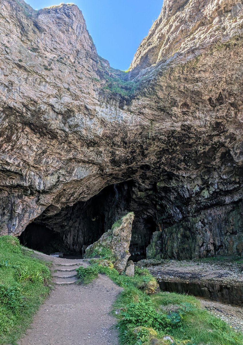 JimiJimirae's tweet photo. Smoo Cave, so cool, for a cave...👣🪨🌉🏴󠁧󠁢󠁳󠁣󠁴󠁿
#SmooCave #Cave #Scotland https://t.co/TAzuahvIKi