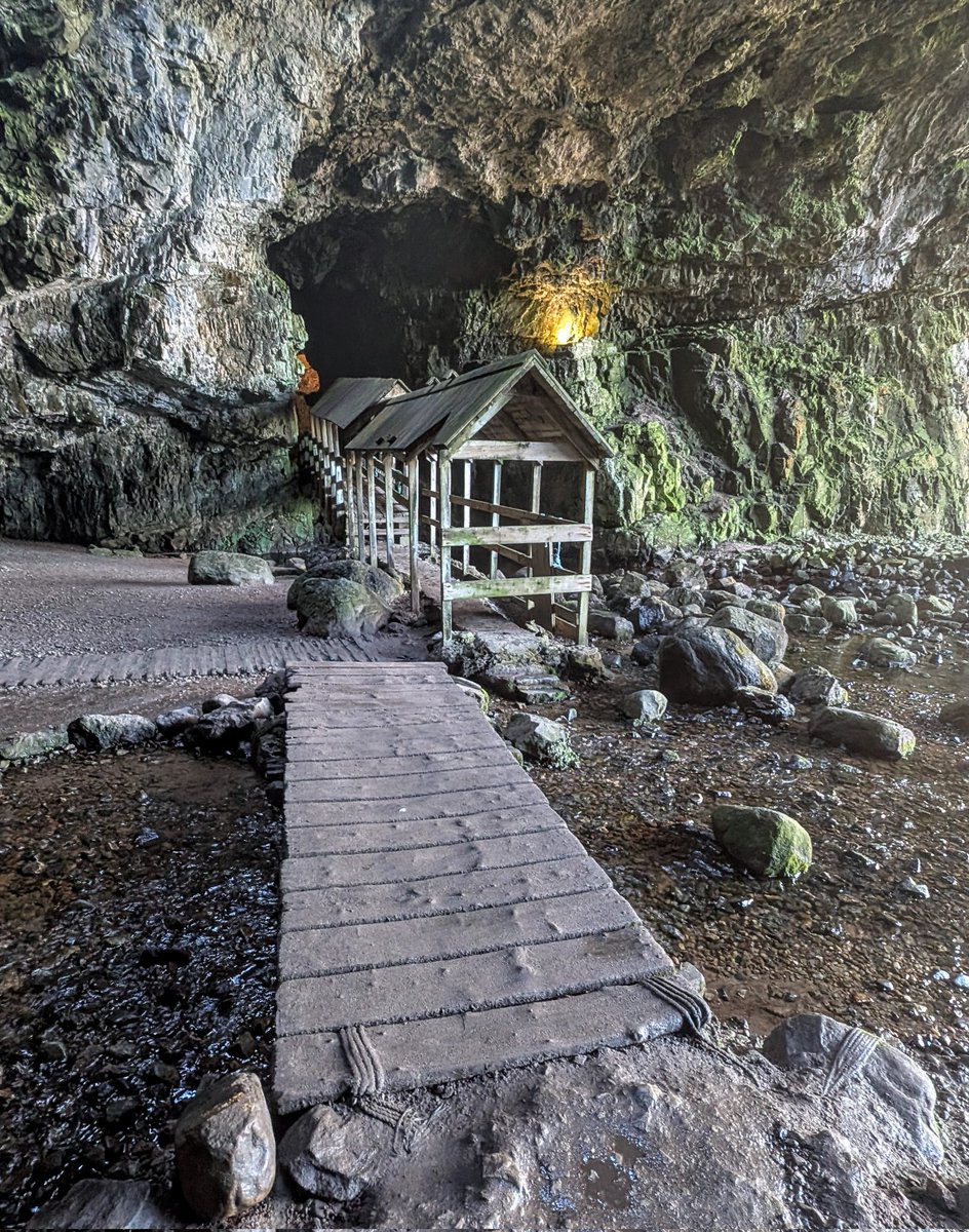 JimiJimirae's tweet photo. Smoo Cave, so cool, for a cave...👣🪨🌉🏴󠁧󠁢󠁳󠁣󠁴󠁿
#SmooCave #Cave #Scotland https://t.co/TAzuahvIKi