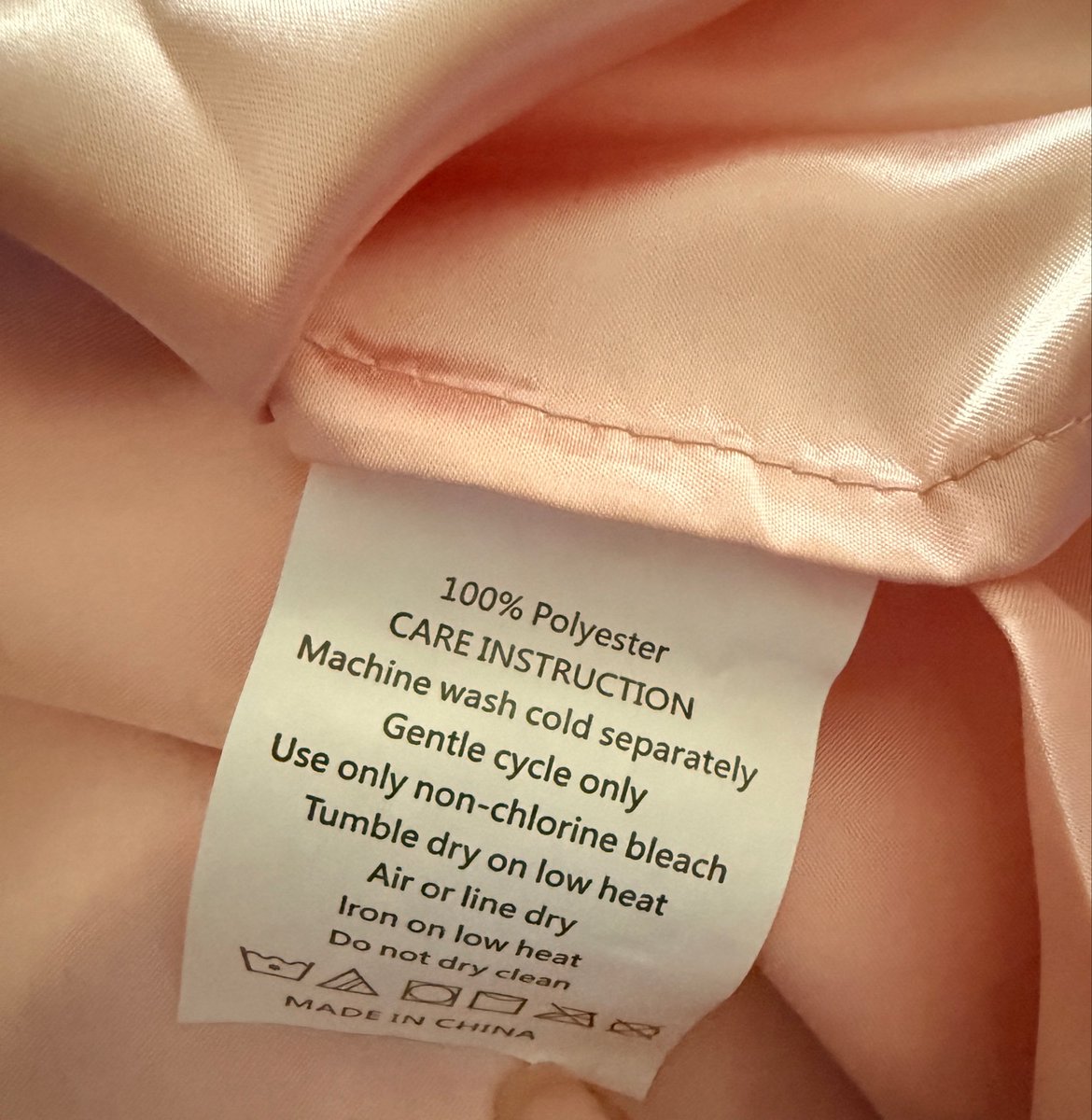 WellyBellyBoo's tweet photo. Bought a “100% mulberry silk” pillowcase online. The sellers won’t accept my return request on grounds of an inaccurate description, as they need more proof… what more do you need, really??? 🤔 https://t.co/GRgOXaz6I7