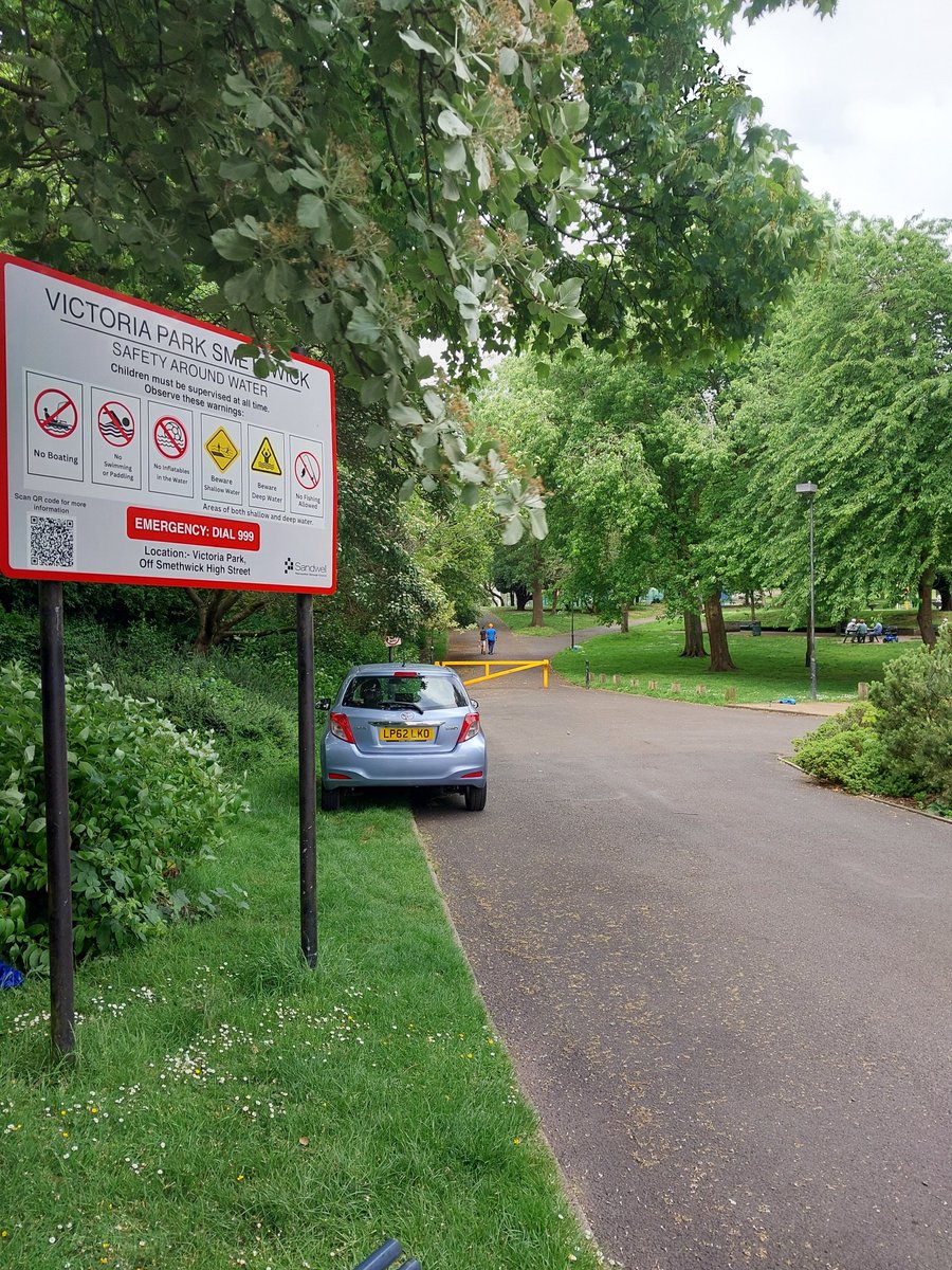 SmethwickWMP's tweet photo. Bike patrols 🚲 today visits to Victoria Avenue, Victoria Park, Capehill and popped into @BensonCommunity football session at Hadley Stadium  Great engagement and visible patrols @WMPolice @KimMadillWMP #neighbourhoodpolicing #OnTheBeat https://t.co/CAotQjHE4C