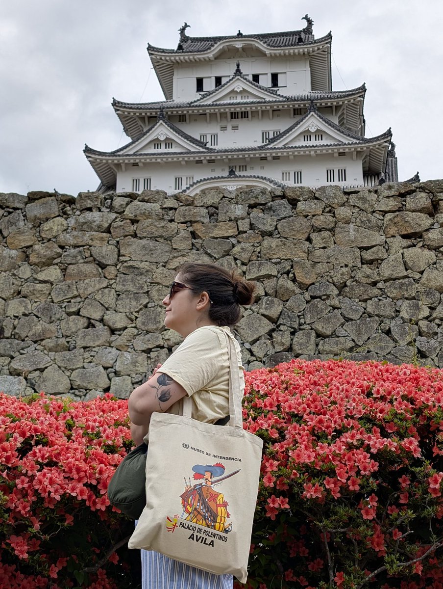 amucint's tweet photo. Mediotronco en Japon. https://t.co/cLNj8dJ0Zs