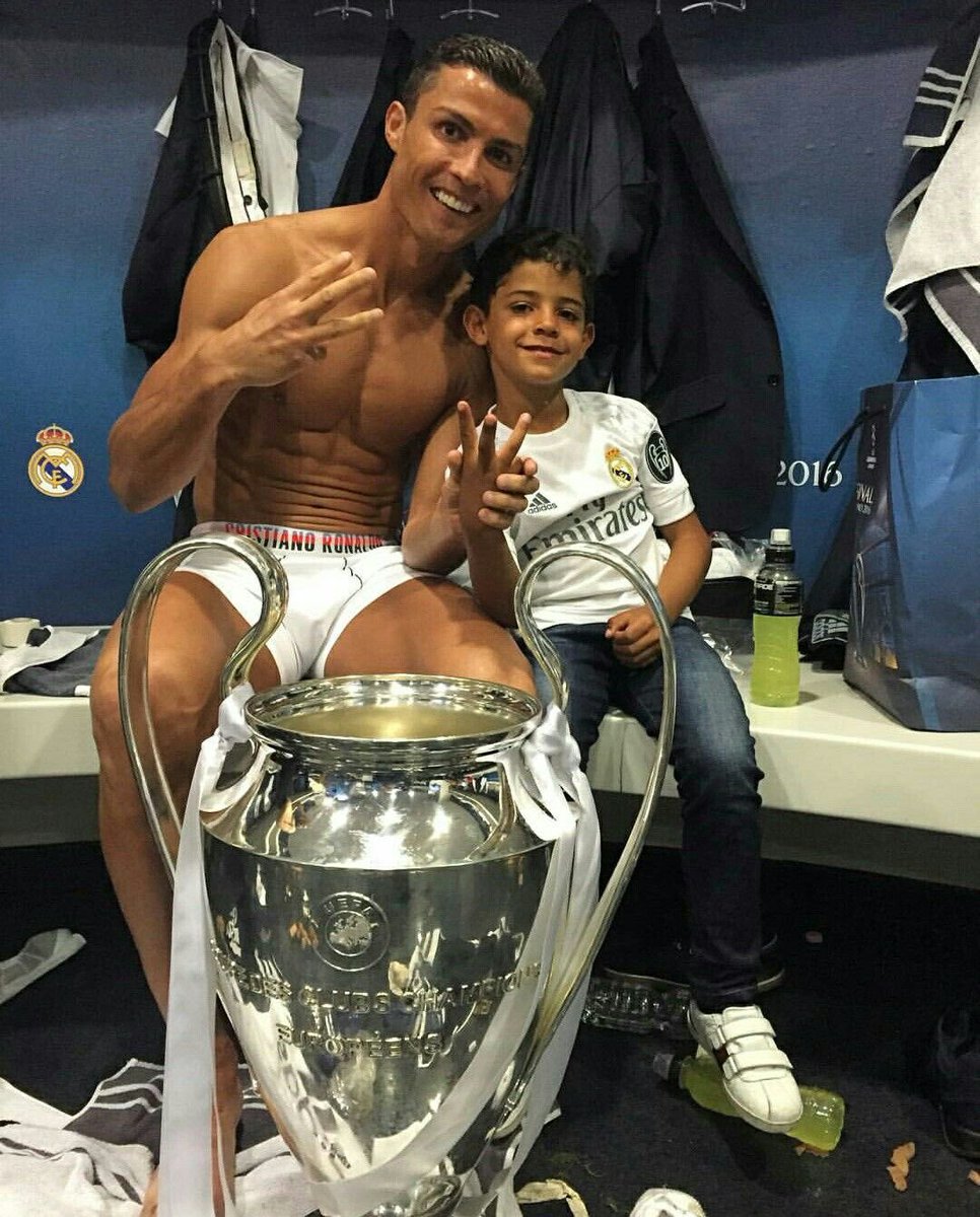 CRonaldoNews's tweet photo. 🔙 2016 • La Undécima 🏆🤩🤍 https://t.co/Yut17xneN6