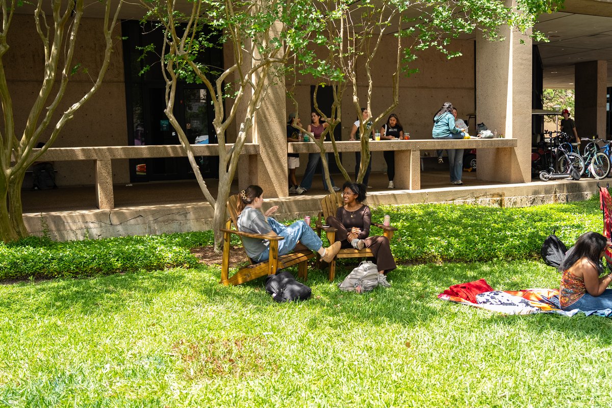 UHBauerCollege's tweet photo. so if you need us this summer, we'll be outside 🚲🌱  During #NationalBikeMonth, #UHBauer CAPS Counselor Kia Batiste is sharing the positive impact of spending time outside &amp; staying active 🚲 

https://t.co/Kz87WBYDJA https://t.co/CPy2N5ebKx