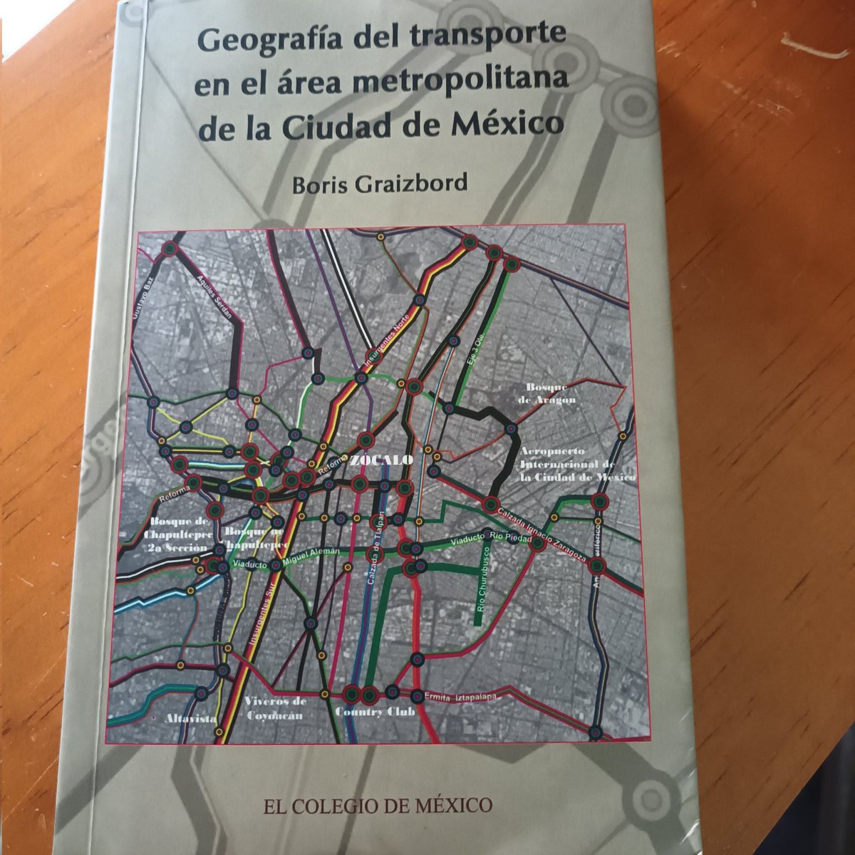 metropolisCTX's tweet photo. Spoiler: no es la trabajación 😱.

Con datos de la Encuesta Origen Destino 1994 Graizbord descarta que la mayoría de los viajes en el área metropolitana sean por motivos de trabajo. 

Además, encuentra una relación entre los usos de suelo y la planeación del transporte. https://t.co/O8YoaLikSp