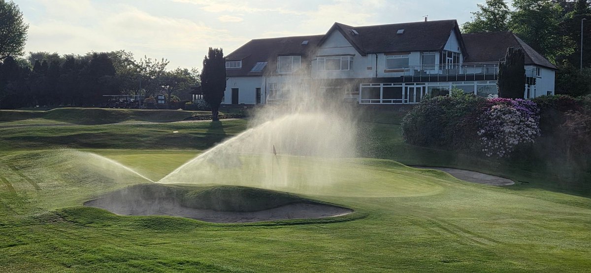 WhitecraigsGolf's tweet photo. Been a great spell of weather!!  Rain moving in over the weekend but hopefully the irrigation system will be needed again before too long. 🤞🌞 https://t.co/W2CO4C9JjA