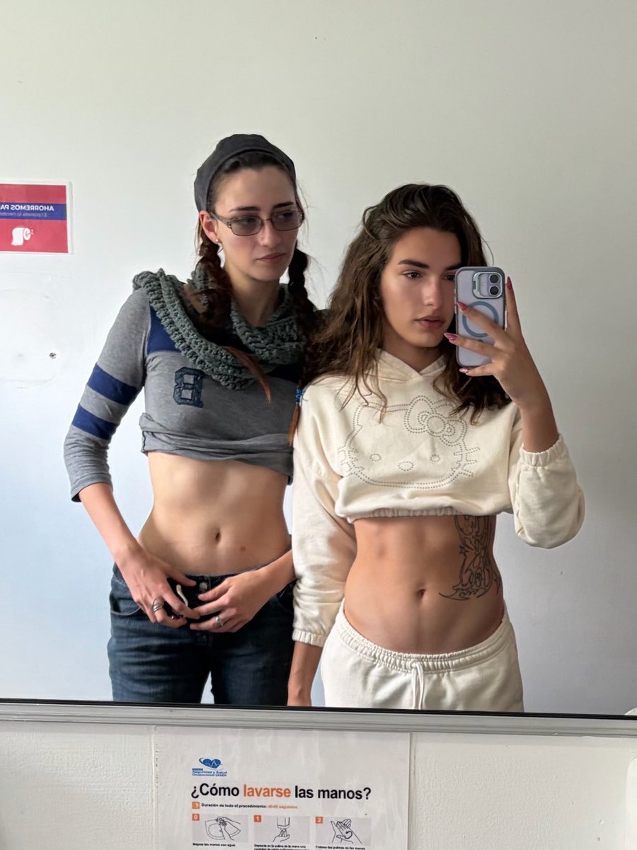 Ladyboy Ariela tweet media