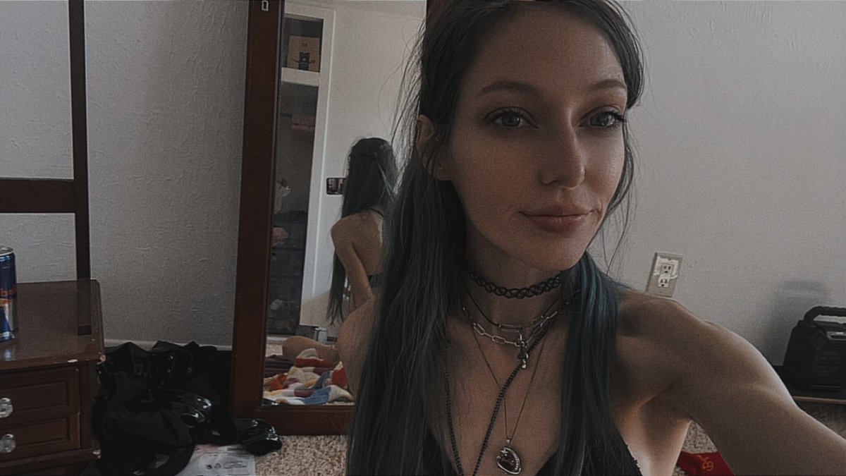 xlilxfairy669's tweet photo. face or whatever https://t.co/w60oTTcxQT