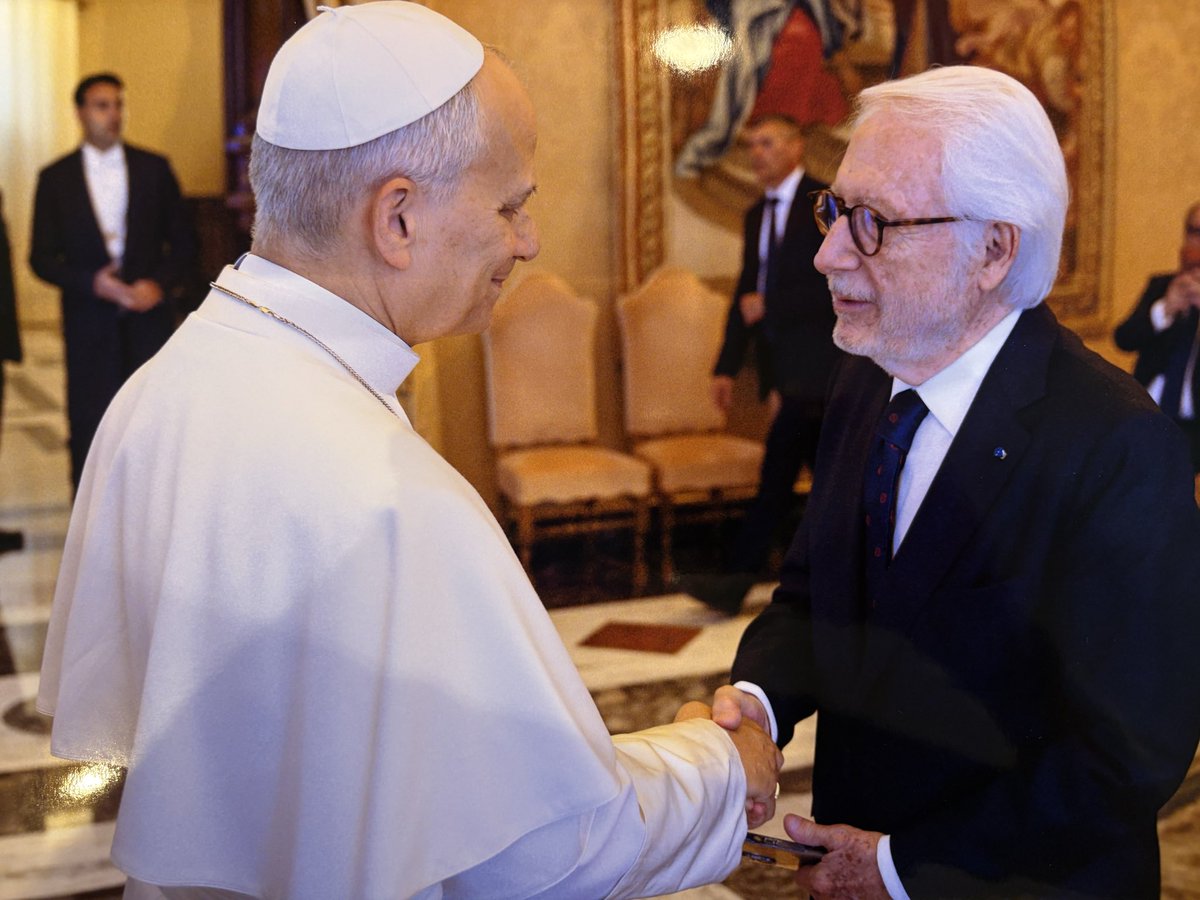 fernandezdeu's tweet photo. He tenido el inmenso honor de ser recibido en audiencia privada por S.S. León XIV, junto a mis compañeros de la Junta de Gobierno del Circulo Ecuestre. Guardaré en la memoria este encuentro con el Papa como uno de los momentos más emocionantes de mi vida. https://t.co/oidhIOhLfA