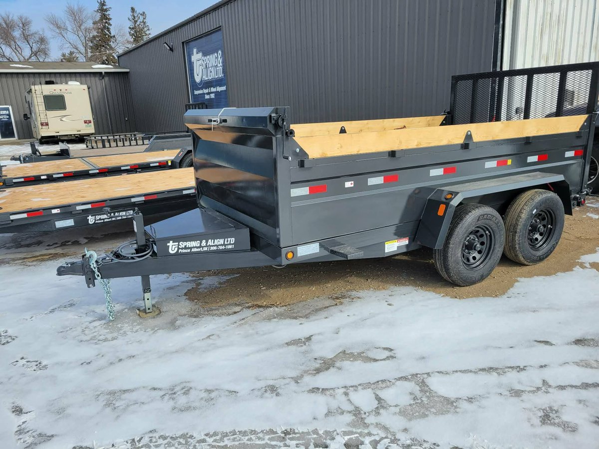 TRSPRINGALIGN's tweet photo. Built for the toughest jobs, the 2026 Precision Bumper Pull Dump Trailer lineup delivers ultimate durability. Features a versatile 3-way tailgate (barn doors, spreader gate, ramp hooks) &amp; convenient slide-in or combo ramps. Perfect for contractors &amp; landscapers! 🚜💼 #HeavyDuty https://t.co/0c90MiFUs2