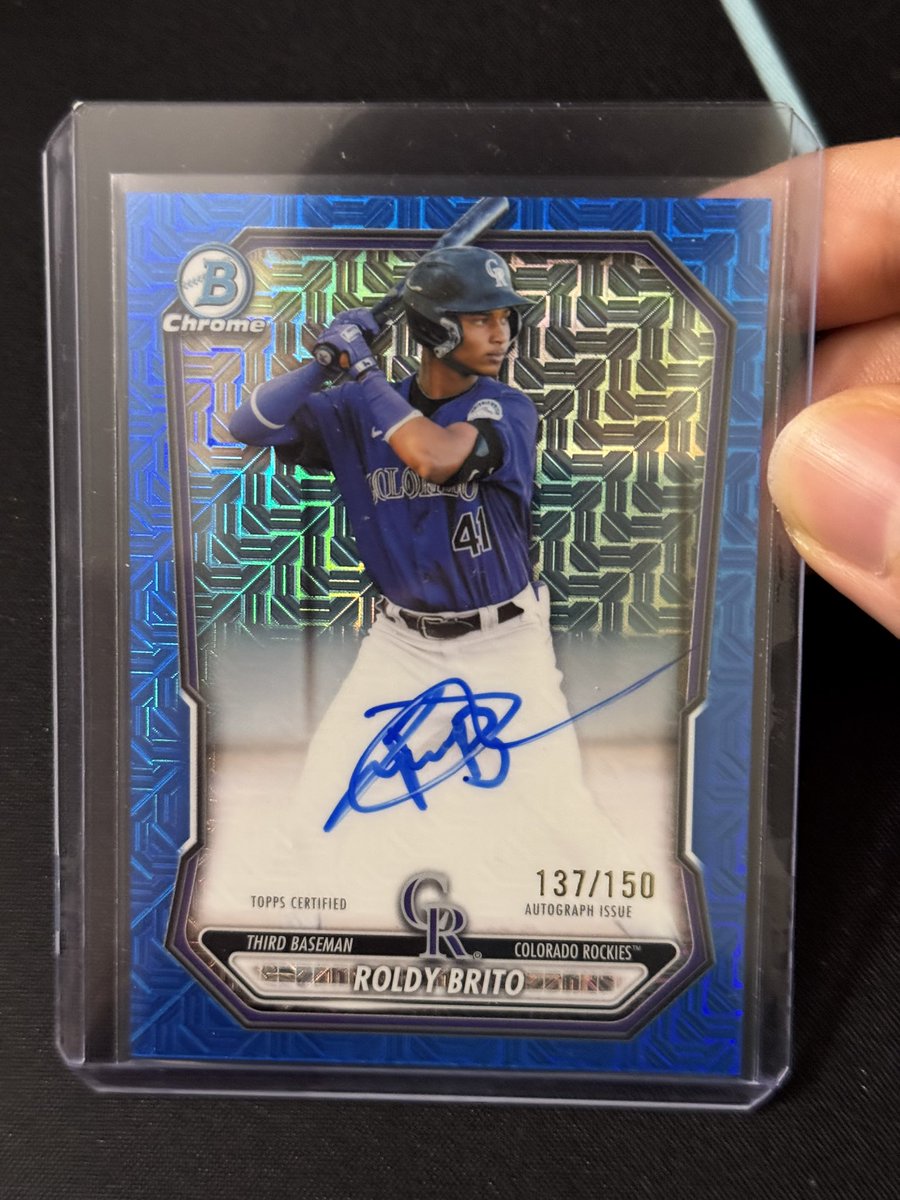 SimohSays's tweet photo. @UpstateDad5 @CardPurchaser Think they change the image so technically it’s not the “first”… but yeah definitely a little annoying. Gratz on the hit, I pulled his teammate in mine! https://t.co/xuDm4l7S68