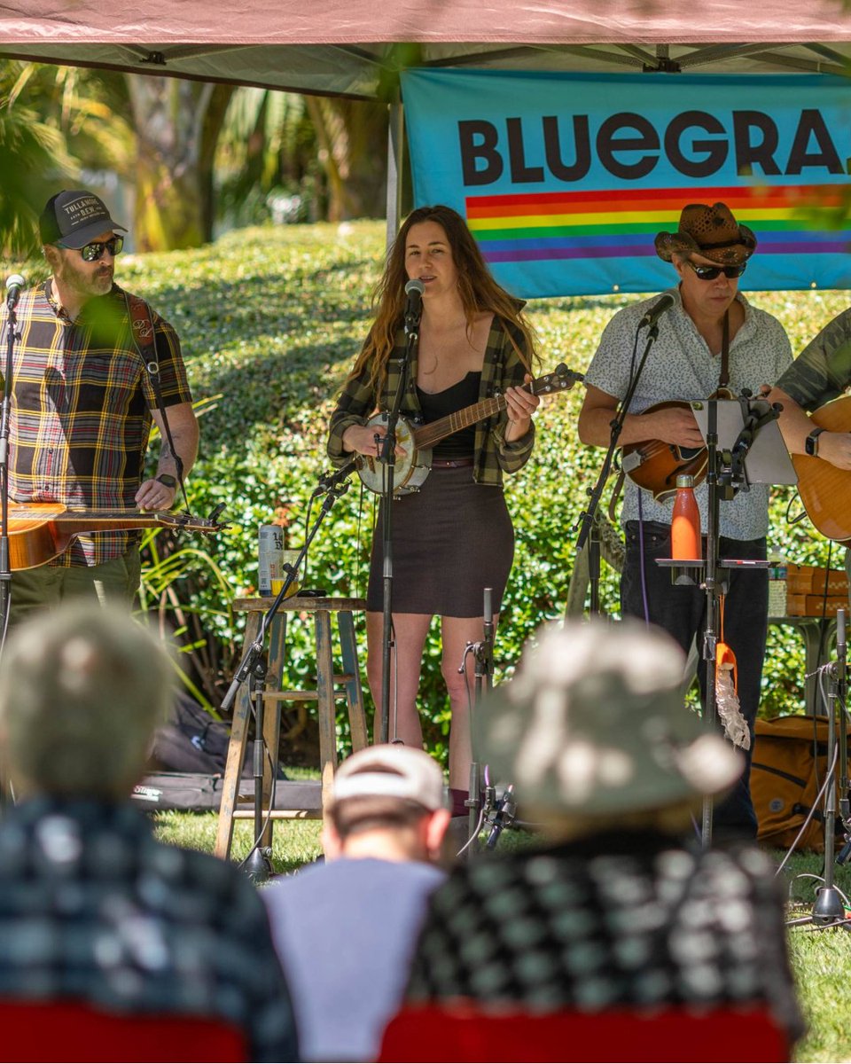 TransitCenterSF's tweet photo. Two stages. Seven hours. Free live bluegrass all day. 🪕

Grab a slice from @joyride.pizza, a drink from @barebottle, and settle in for a full day of free performances from incredible Bluegrass and Old Time musicians. https://t.co/t5TijU9G9c