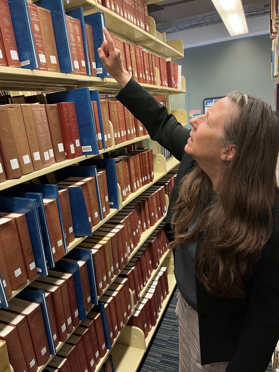 USGPO's tweet photo. GPO's Superintendent of Documents Scott Matheson visits Illinois State University’s Milner Library and meets with Depository Coordinator and Depository Library Council Chair, Angela Bonnell. This library has been part of the FDLP since 1877!
@ISUMilnerLib https://t.co/lFrCKP1pJn