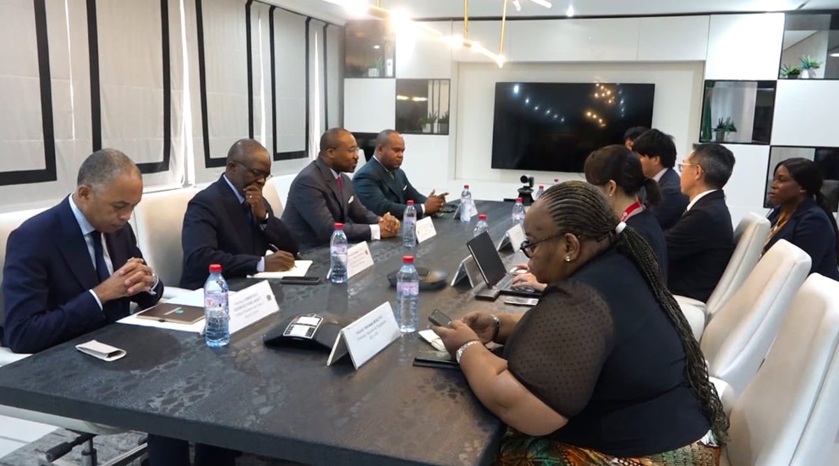 CooperationCG's tweet photo. Ce 28 mai 2026, le ministre Denis Christel Sassou Nguesso a reçu en audience M. Iwama Hajim, directeur général du département Afrique de l’Agence japonaise de la coopération internationale (JICA).

Le responsable japonais est venu présenter au ministre M. Chujo Jun, désormais responsable de la JICA pour la République du Congo, qui sera basé à Brazzaville. Cette affectation marque une nouvelle étape dans la coopération entre les deux pays, le suivi des activités de la JICA étant jusqu’ici assuré depuis la République démocratique du Congo, dont la représentation couvrait juridiquement les deux États.

Les représentants de l’Agence japonaise de coopération internationale ont précisé que M. Chujo Jun aura notamment pour mission de coordonner les actions de la JICA au Congo et de contribuer au renforcement de la coopération bilatérale. Il sera appelé à jouer un rôle important dans la mise en oeuvre de projets dans plusieurs secteurs stratégiques, notamment les infrastructures, l’agriculture et d’autres domaines d’intérêt commun.