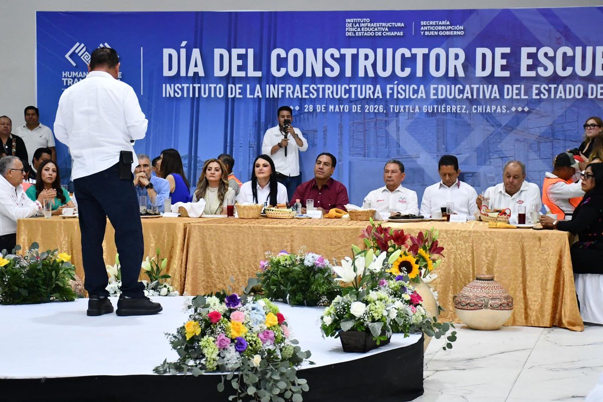 SAyBG_Chiapas's tweet photo. En el marco del Día Nacional del Constructor y Constructora de Escuelas, evento que encabezó el gobernador @ramirezlalo_ Romero Basurto destacó que el ejercicio responsable de los recursos públicos constituye un eje fundamental para consolidar obras con verdadero impacto social. https://t.co/L03HvJmoVJ