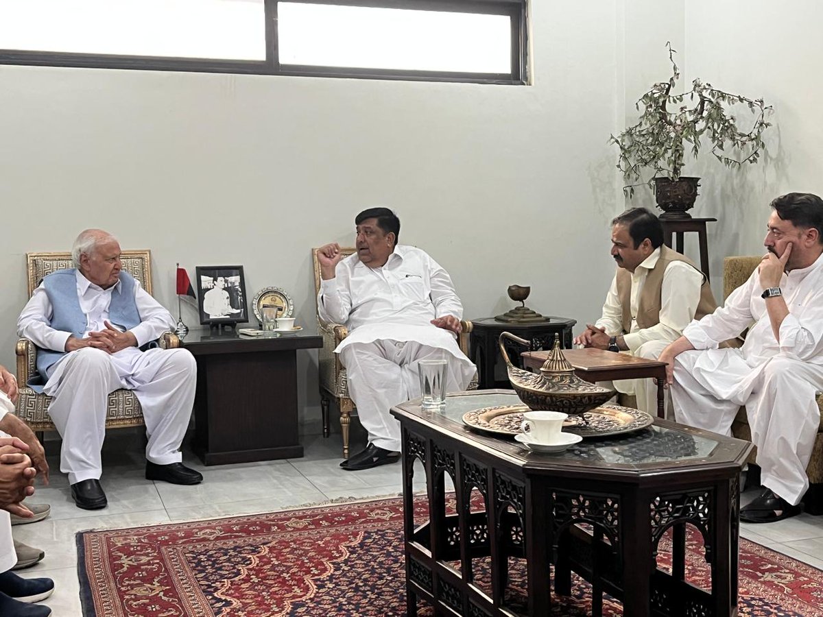 AftabSherpao's tweet photo. وطن کور پشاور؛
مختلف مکتہ فکر سے تعلق رکھنے والے افراد سے عید ملی، ان کے لیے نیک خواہشات کا اظہار
#Eid2026 #EidAlAdha https://t.co/GR6tFBXpk8