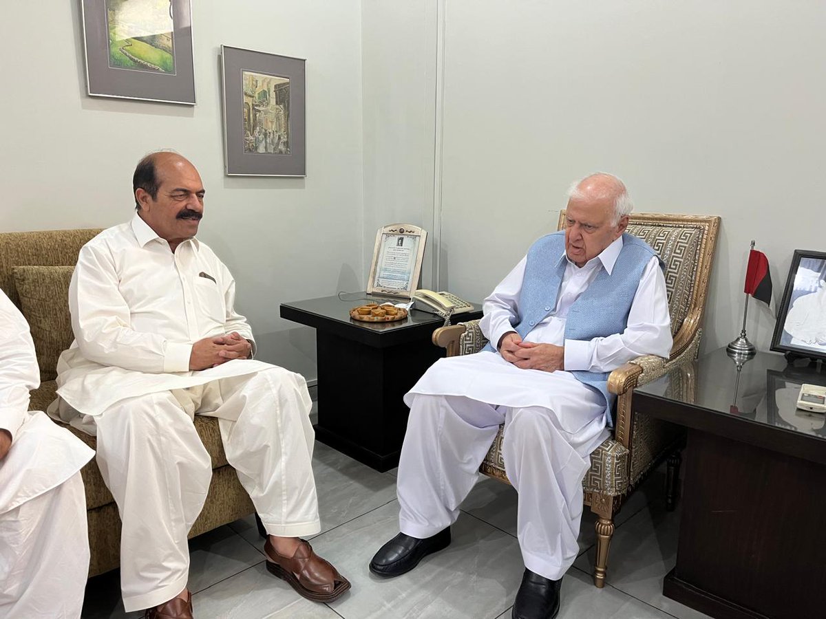 AftabSherpao's tweet photo. وطن کور پشاور؛
مختلف مکتہ فکر سے تعلق رکھنے والے افراد سے عید ملی، ان کے لیے نیک خواہشات کا اظہار
#Eid2026 #EidAlAdha https://t.co/GR6tFBXpk8