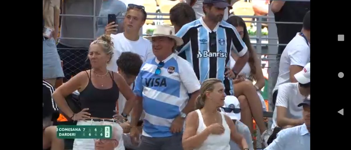 schimadani's tweet photo. Assistindo uma partida de tênis entre um Argentino e um Italiano pra esquecer o Grêmio. @museu_gremio https://t.co/LyRNESAhq3