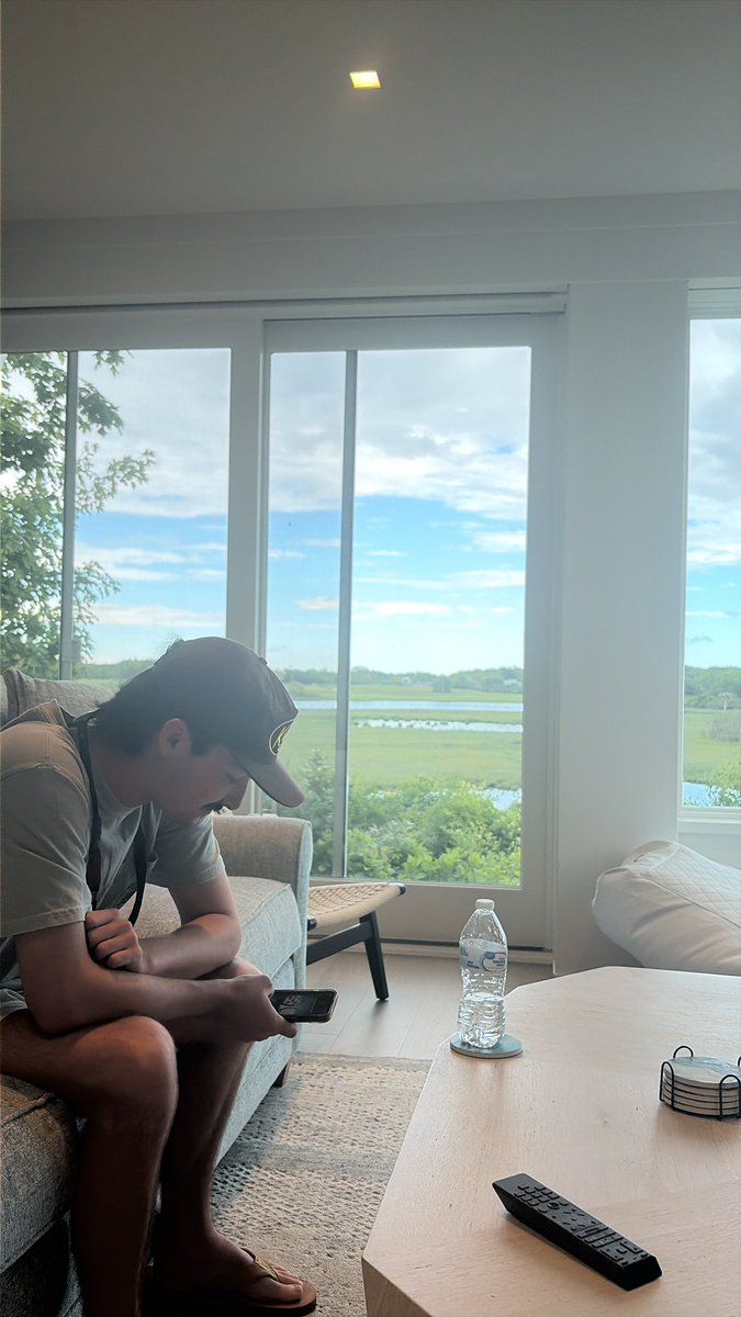williefor3's tweet photo. They don’t have views like this in the south! https://t.co/R4uzdt3fIR