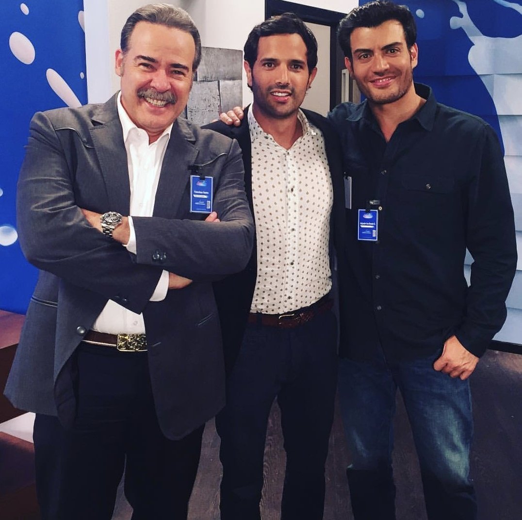 Gemiix31's tweet photo. Y si nos regalan un Votito para Alejandro Estrada @andrespalacios1
#LasAmazonas
#LaCasaDeLosFamososCol3
🙏
https://t.co/NSUw85GhEr https://t.co/3ttTDVGlr5