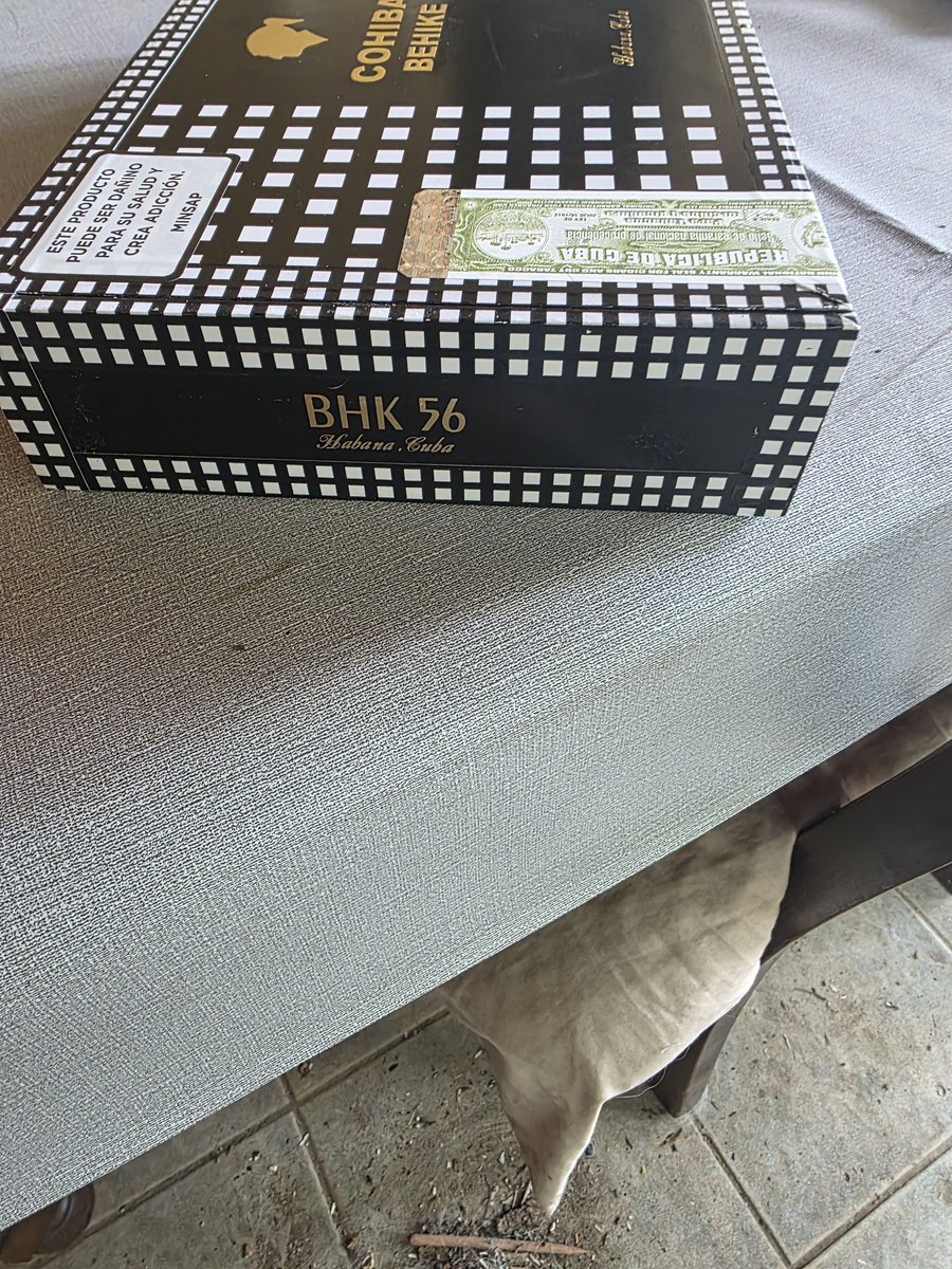 100DollorBill's tweet photo. Just picked up a box of my favorite  stick. https://t.co/bjb04ofyLy