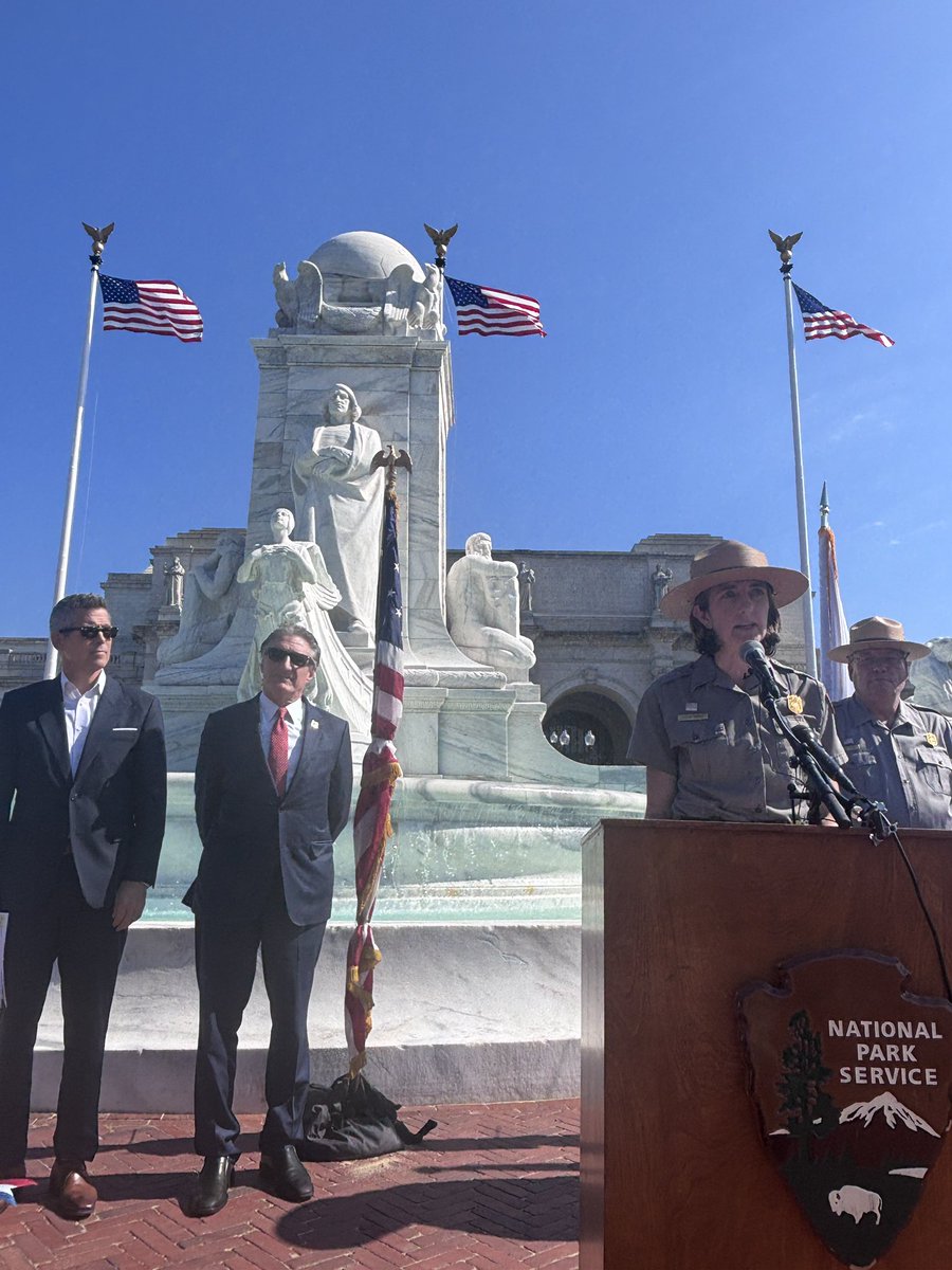 DepSecMac's tweet photo. .@POTUS and @SecretaryBurgum have made our precious public spaces #SafeAndBeautiful again… and after years of disrepair, the fountains are once again flowing on this absolutely gorgeous day! 🇺🇸⛲️ https://t.co/RmQAhmq7KZ