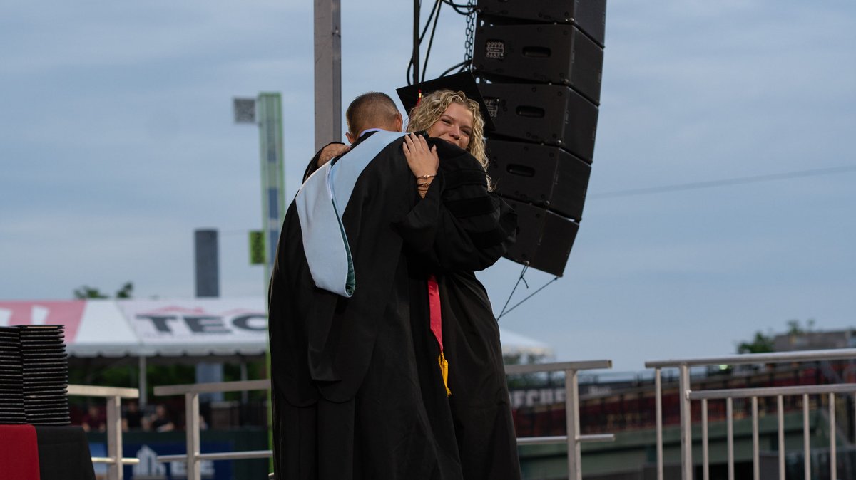 McCaskeyHS's tweet photo. 𝗔𝗡𝗗 𝗢𝗨𝗥 𝟮𝟬𝟮𝟲 𝗛𝗔𝗟𝗟 𝗢𝗙 𝗛𝗢𝗡𝗢𝗥 𝗥𝗘𝗖𝗜𝗣𝗜𝗘𝗡𝗧 𝗜𝗦... 🏆🔴⚫️

𝗞𝗘𝗜𝗥𝗔 𝗞𝗢𝗦𝗘𝗥 𝗠𝗔𝗥𝗧𝗜𝗡! 

Congrats, Keira!

#McCaskeyProud

📸 Credit: WMCC's Eylis Vera-Gomez &amp; Leah Lovell https://t.co/ZoRPH4OV4h