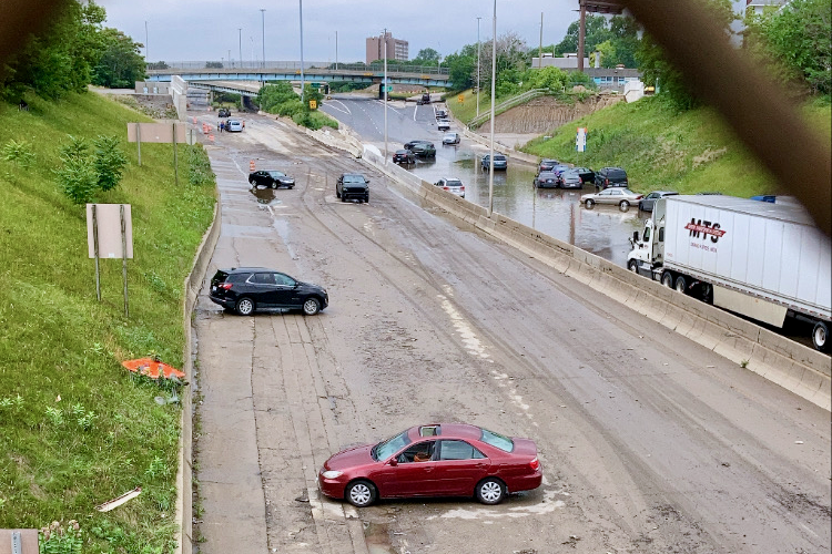 PlanetDetroit's tweet photo. “Every person in Detroit is at risk for flooding – every single household,” says University of Michigan epidemiologist Peter Larson.
https://t.co/0UeJzweveq https://t.co/HbKtr5A4Cm