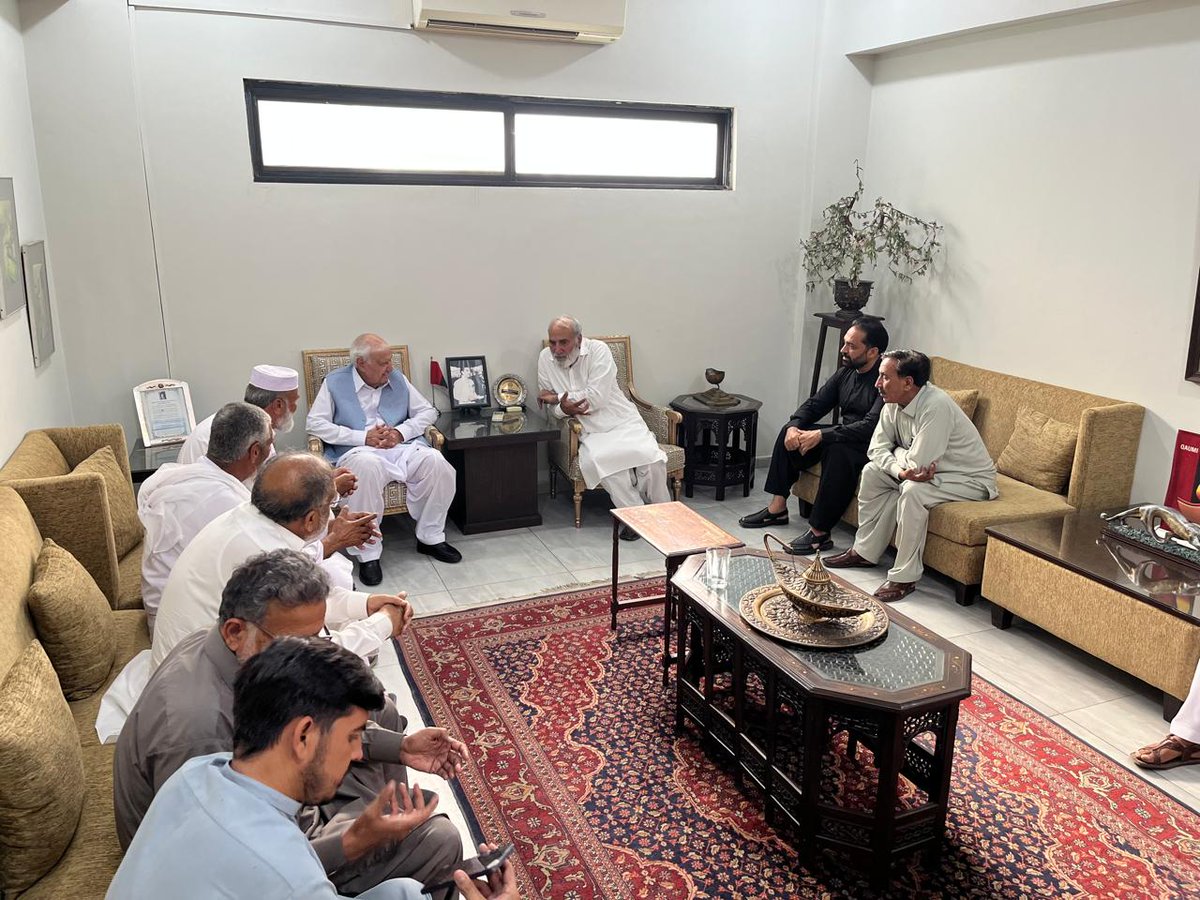 QWP_PK's tweet photo. مختلف وفود کی وطن کور پشاور آمد، 
ملی رہبر آفتاب خان شیرپاؤ اور صوبائی چئیرمین سکندر خان شیرپاؤ سے ملاقات کی اور انہیں عید کی مبارکباد دی
#Eid2026 #EidAlAdha https://t.co/5OOi52O1sp