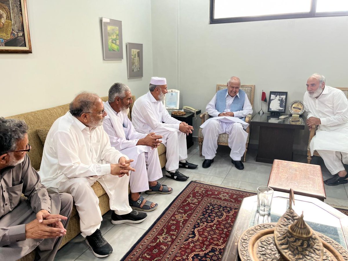 QWP_PK's tweet photo. مختلف وفود کی وطن کور پشاور آمد، 
ملی رہبر آفتاب خان شیرپاؤ اور صوبائی چئیرمین سکندر خان شیرپاؤ سے ملاقات کی اور انہیں عید کی مبارکباد دی
#Eid2026 #EidAlAdha https://t.co/5OOi52O1sp