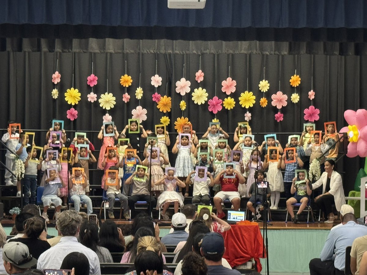 PeekskillCSD's tweet photo. Our Woodside Wildcats brought sunshine and smiles to the stage at their spring concerts! 🎵 💐 https://t.co/twBEXVM9Fp