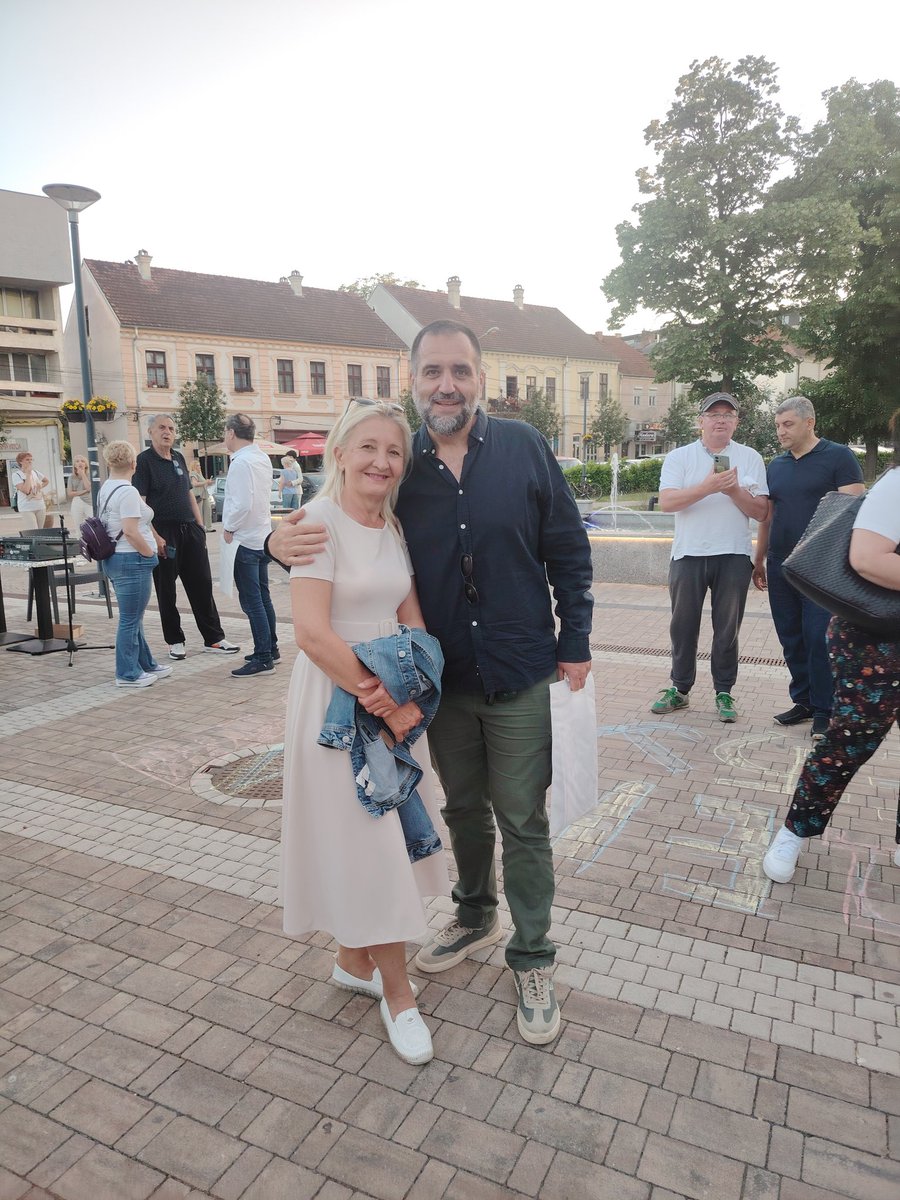 OPunisic's tweet photo. @PredragVostinic Lepi smo! 😊 https://t.co/qu01BPn6He