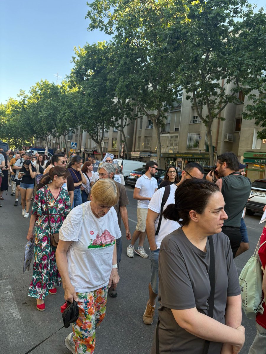 FRAVM's tweet photo. San Blas se levanta contra el tráfico de drogas, la inseguridad, la falta de limpieza y el abandono de las administraciones.

Ya basta. Por un barrio digno con un Parque Paraíso cuidado y vivible. https://t.co/wQqIdSoQIa