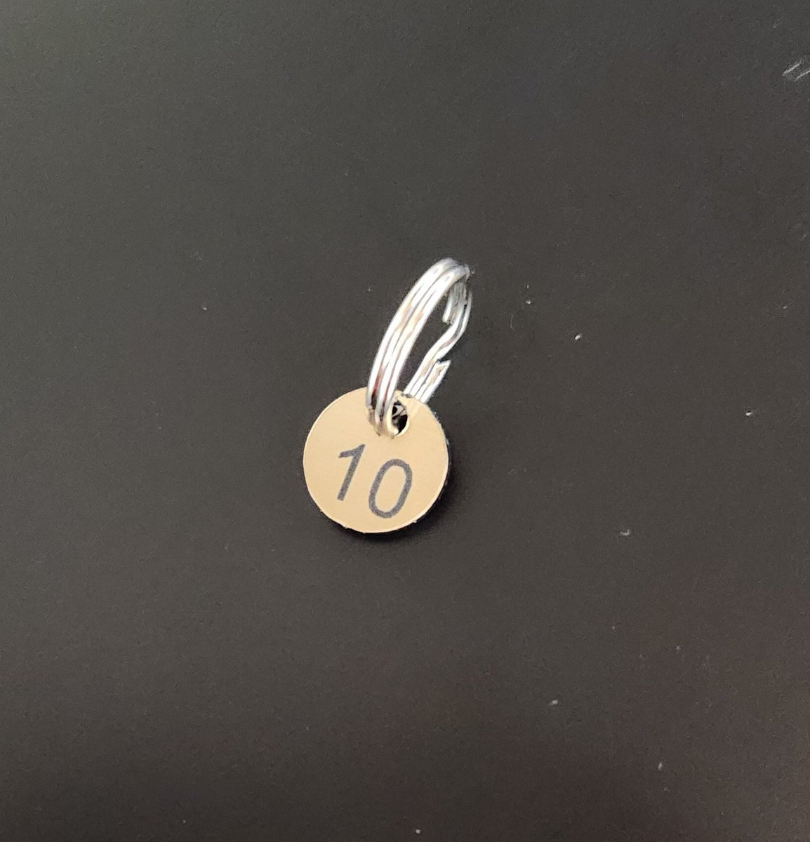 KatiHandmade's tweet photo. Organize your space with our Numbered Key Tags! These 10 mm laser-engraved plastic discs are just £0.76. Simplify your life today! #TagsAndBlanks #OrganizationSolutions

Shop Now https://t.co/n79Y2ss8Wa https://t.co/ONfWW6cGuQ