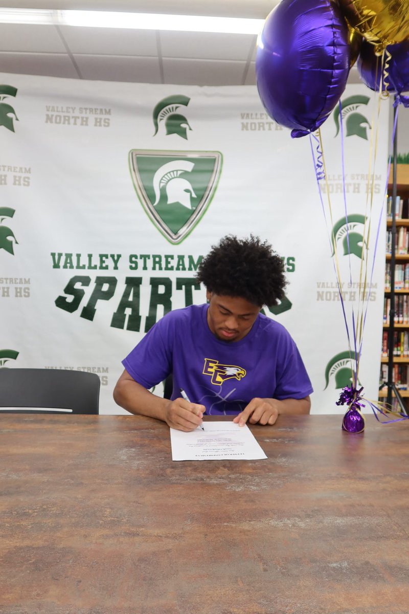 noah_obukwelu's tweet photo. Official. Extremely blessed and grateful for this next chapter. ✍️🙏🏽 https://t.co/ibXJH7TuhF