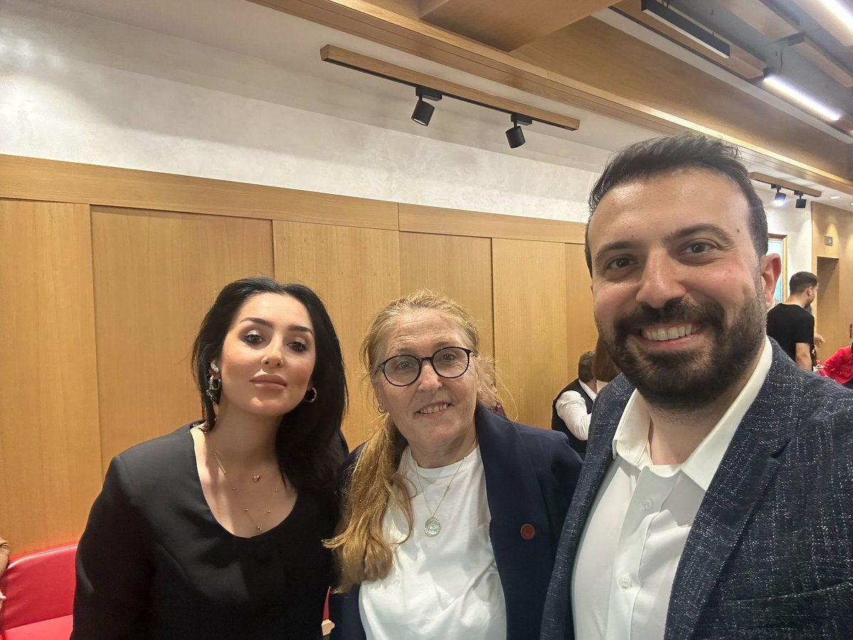 GunayYrdkl's tweet photo. CHP İstanbul İl Başkanlığımızın Bayramlaşma programına katıldık. https://t.co/fnzVNFYMLM