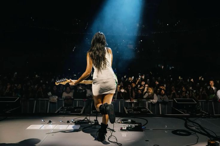 deerlyraena's tweet photo. 𝗡𝗘𝗪  𝗣𝗢𝗦𝗧: ( @ deerly )

ᅠ ᅠ ᅠ  already missin' being on tour 😢 https://t.co/k5rQnEDjcQ
