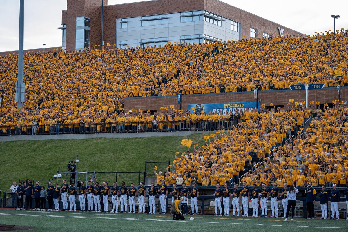WVUPlzWin's tweet photo. THE HILLSIDE GRASS IS CUT #TakeTheHill #GoldRushTheKen https://t.co/Hoii94uNKc
