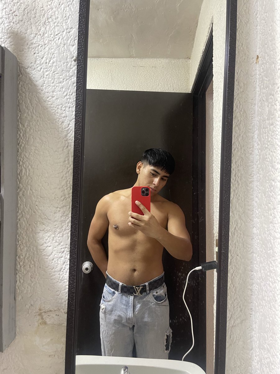 alejoNando1's tweet photo. Quieres contenido más hot 🤑🤑🤑🤑🥵🥵🥵🥵🥵#عيد_الأضحى #onlyfans #یوم_تکبیر #عیدقرباں_عہدمزاحمت https://t.co/YO9wQ5NvGE