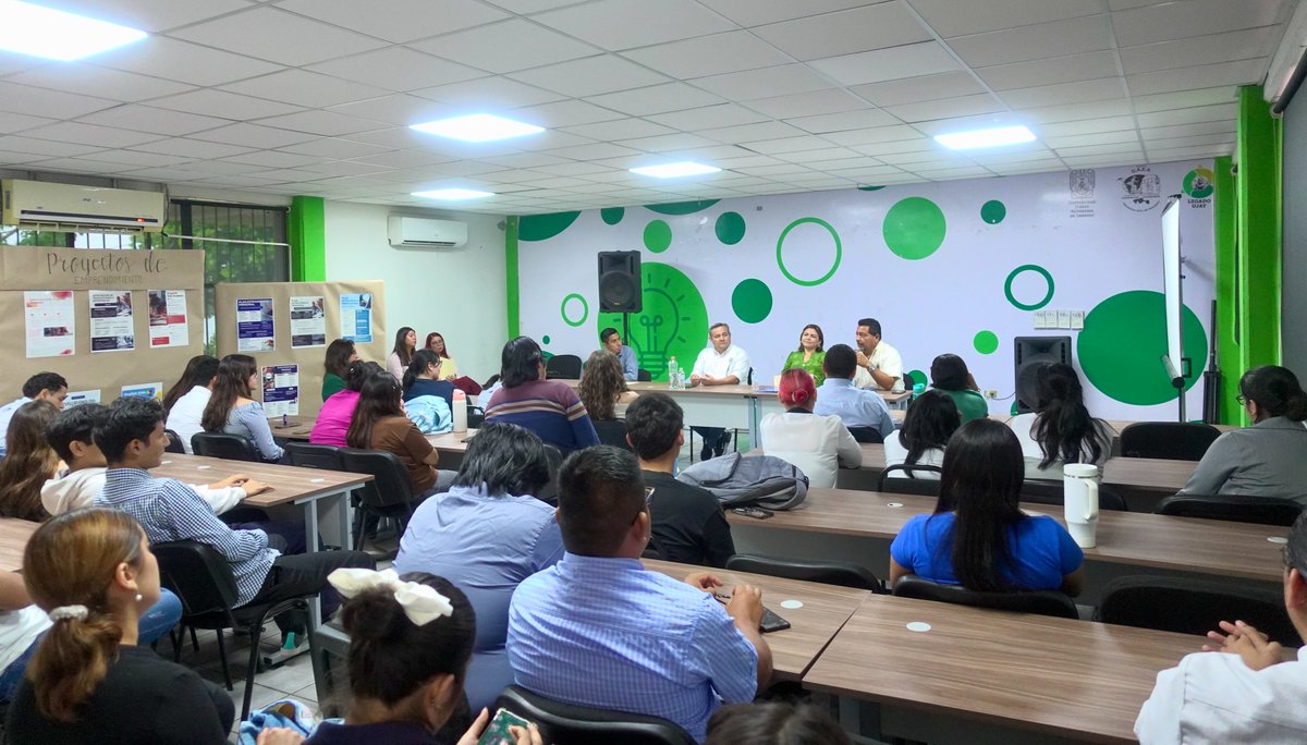 daea_ujat's tweet photo. Se realizó la actividad “Professional Passport: From Classroom to Success”, organizada por estudiantes del grupo BAIDI de la Licenciatura en Idiomas, como parte de la asignatura Desarrollo de Competencias Profesionales impartida por la Dra. Giselle Olivares Morales. https://t.co/ADAkjlfR4J