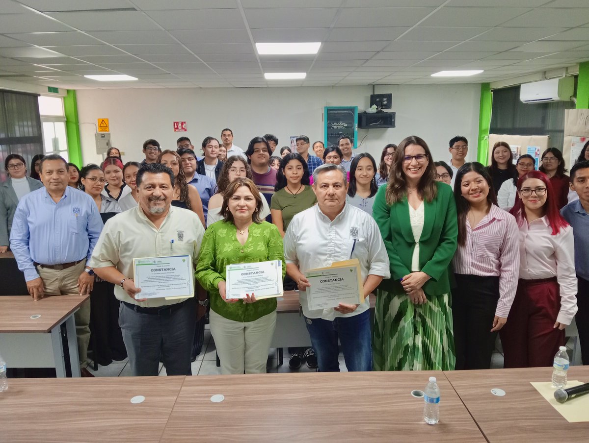 daea_ujat's tweet photo. Se realizó la actividad “Professional Passport: From Classroom to Success”, organizada por estudiantes del grupo BAIDI de la Licenciatura en Idiomas, como parte de la asignatura Desarrollo de Competencias Profesionales impartida por la Dra. Giselle Olivares Morales. https://t.co/ADAkjlfR4J