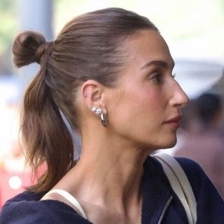 e_graceful's tweet photo. omg I cracked the code on Amanda Batula’s inspo for her bun-ponytail hybrid reunion hairstyle #SummerHouse https://t.co/0Je4sVdP3s