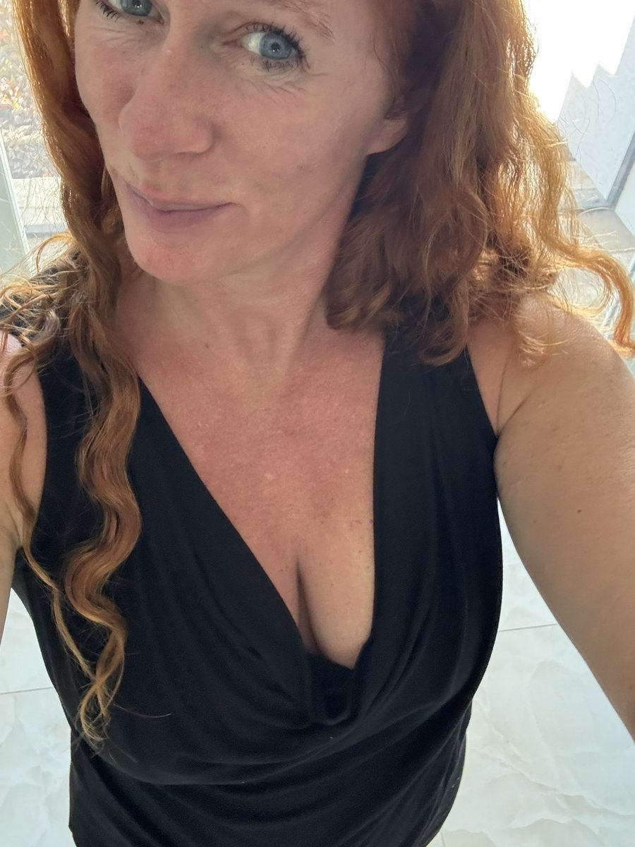 ReviewswithAmy's tweet photo. #ootd Now time to get coffee #thursdayvibes https://t.co/k53au20CG8